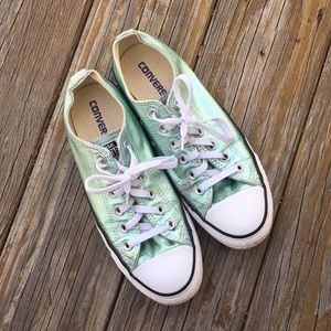 Converse sneakers size 9